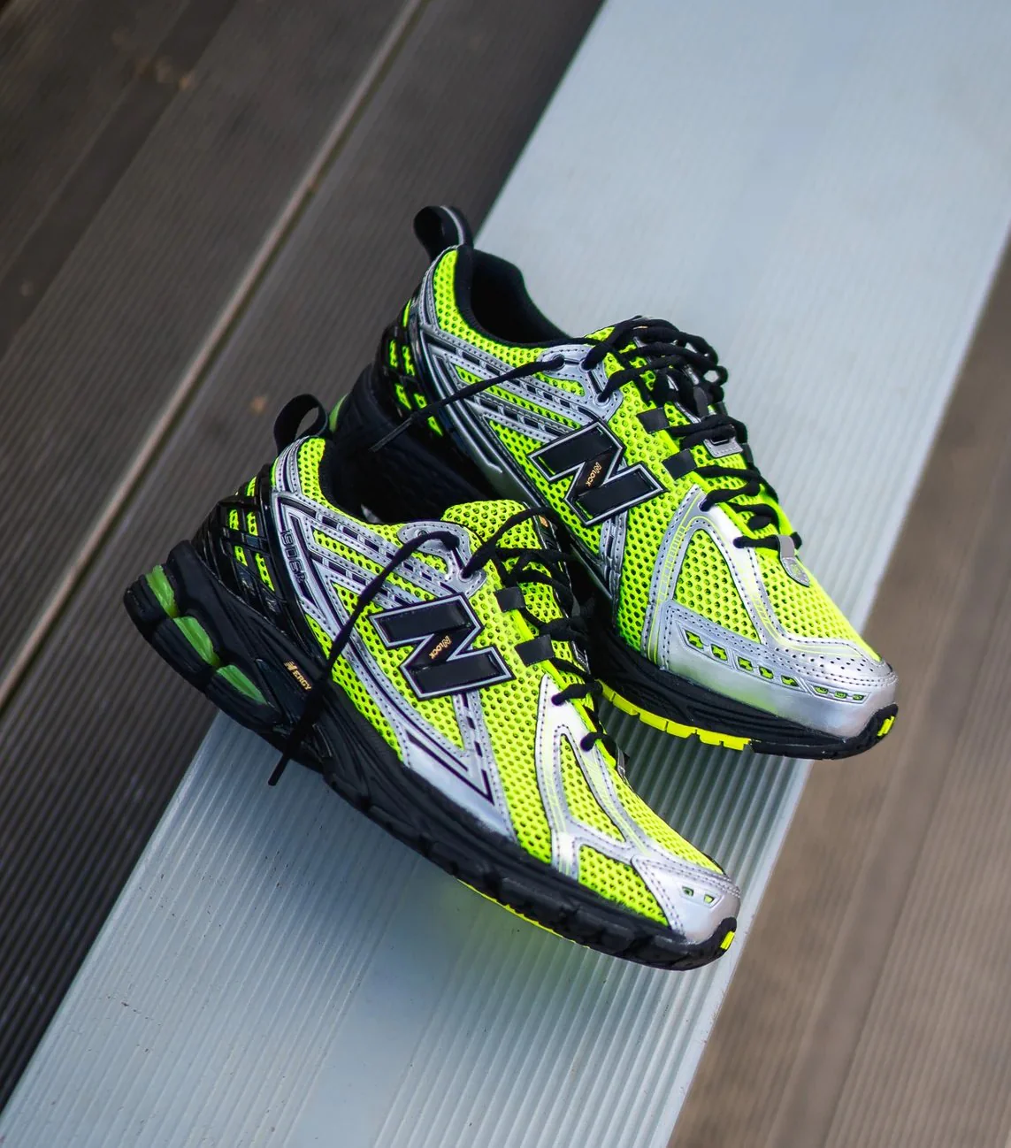 New Balance 1906R Volt Black - Image 2