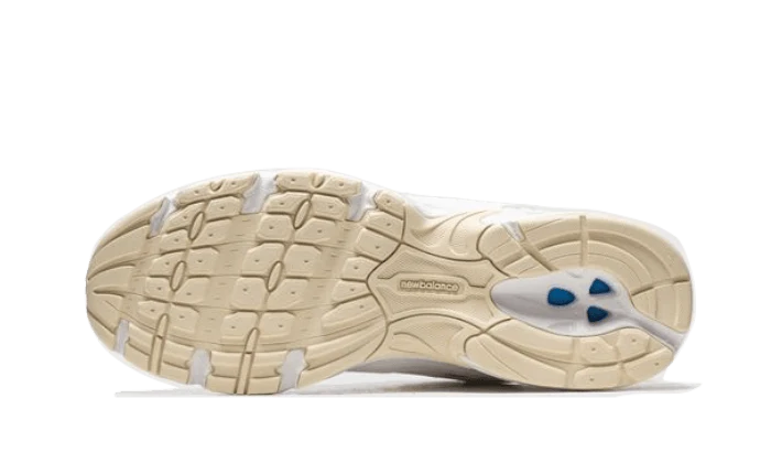 New Balance 530 White Calm Taupe - Image 4