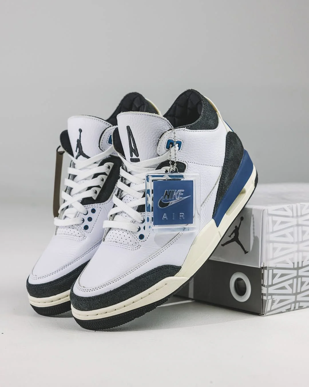 A Ma Maniére x Air Jordan 3 Diffused Blue - Image 3