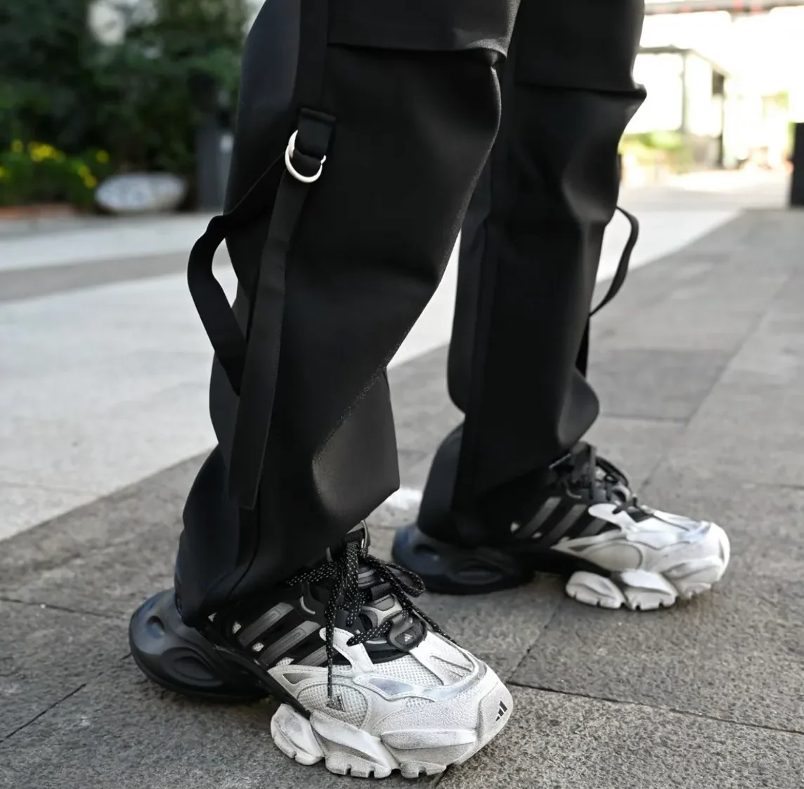 adidas XLG Runner Deluxe White Black - Image 3