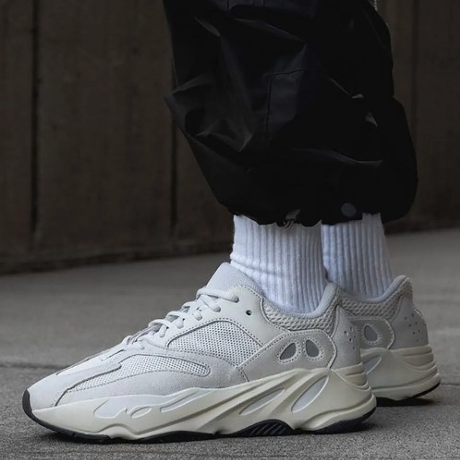 Adidas Yeezy Boost 700 Analog - Image 2