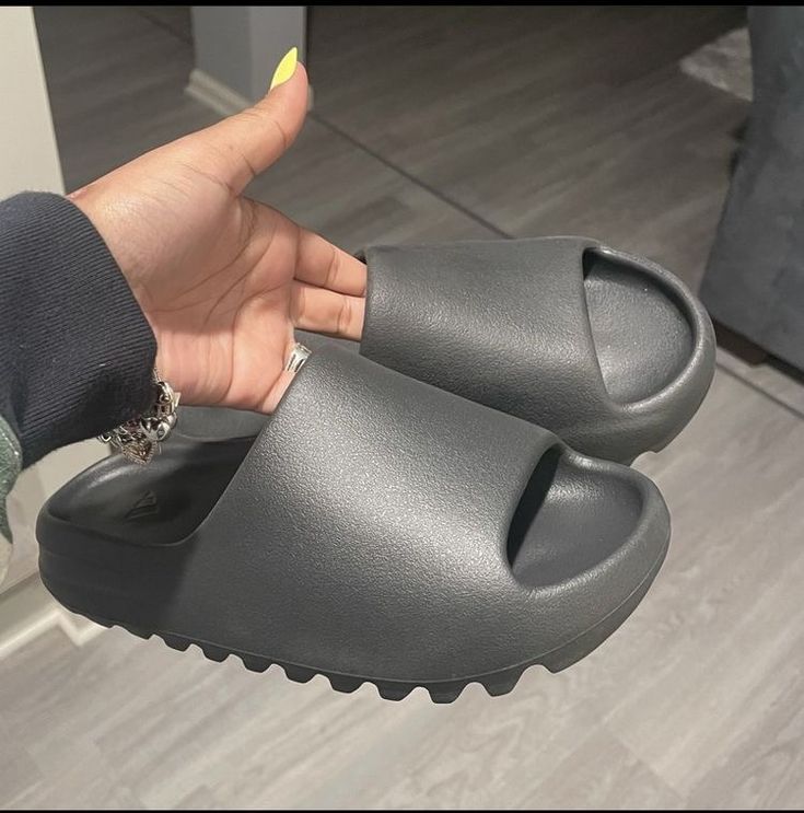 Adidas Yeezy Slide Onyx - Image 2