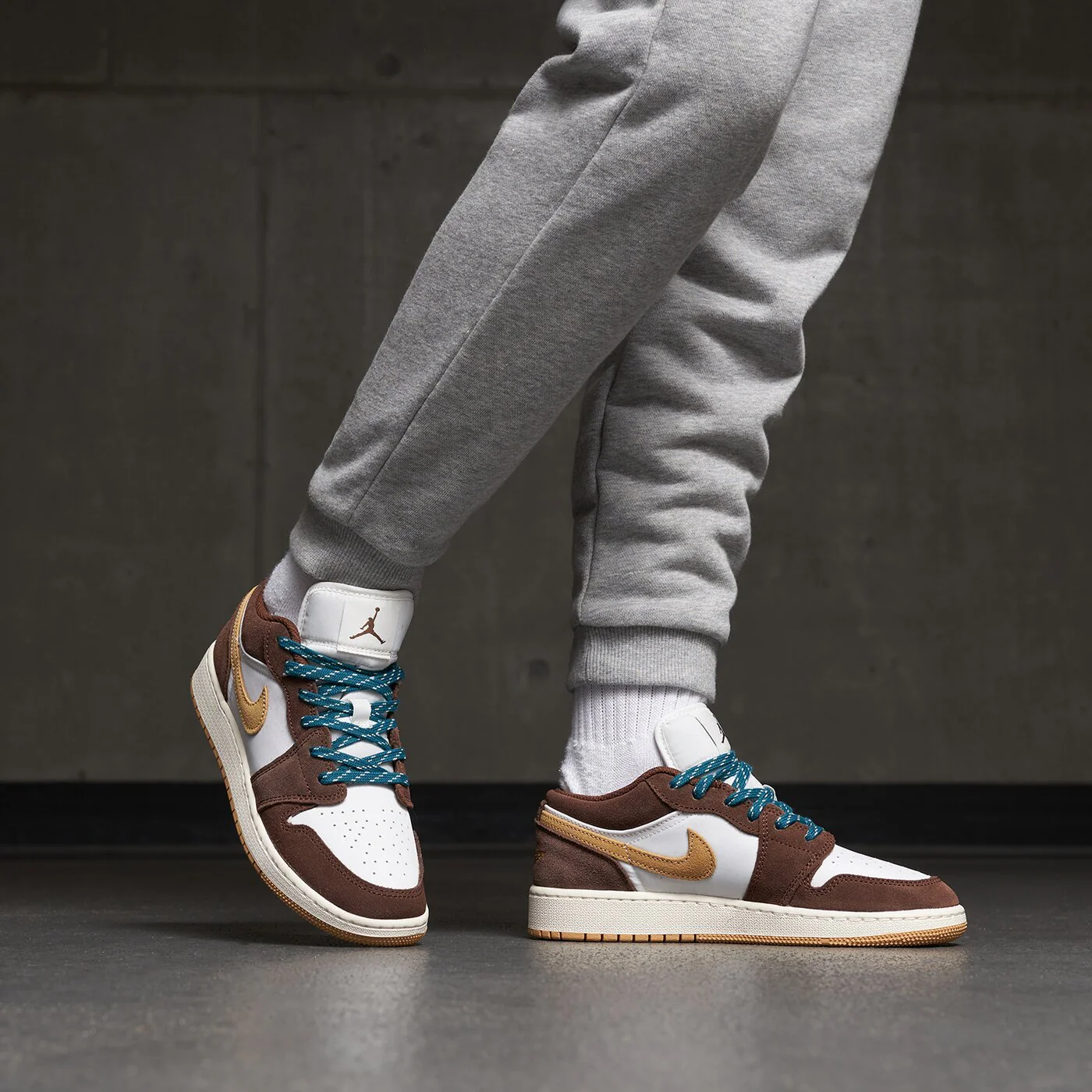 Air Jordan 1 Low Cacao Wow - Image 2