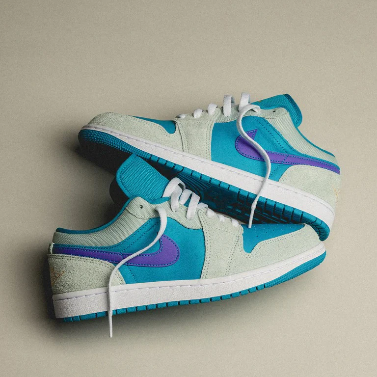 Air Jordan 1 Low SE Light Bone Aquatone - Image 2