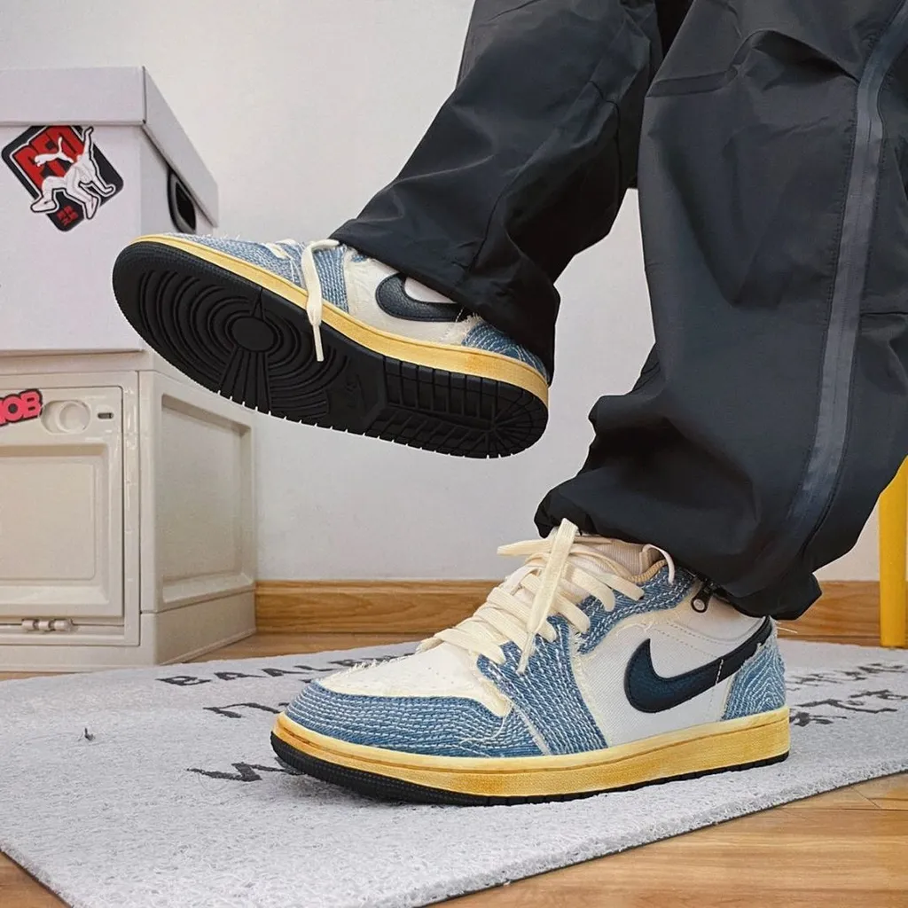 Air Jordan 1 Low SE WRMK Sashiko Denim - Image 2
