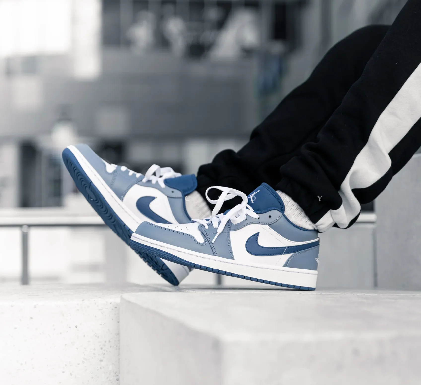 Air Jordan 1 Low Steel Blue - Image 2