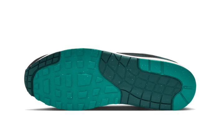 Nike Air Max 1 Liverpool Lebron James - Image 4