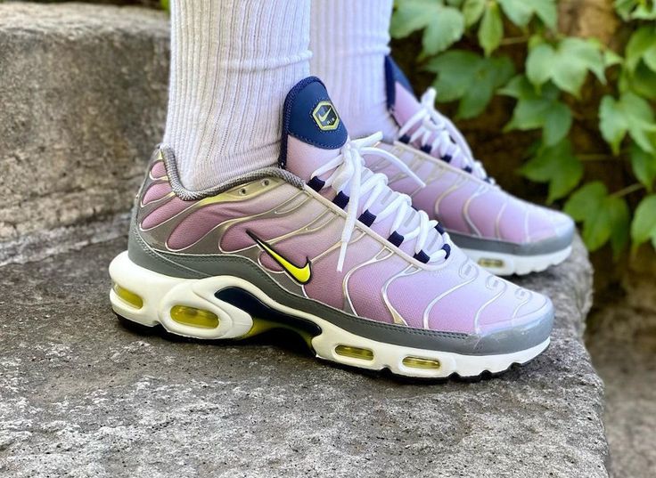 Nike Air Max Plus Violet Dust - Image 2