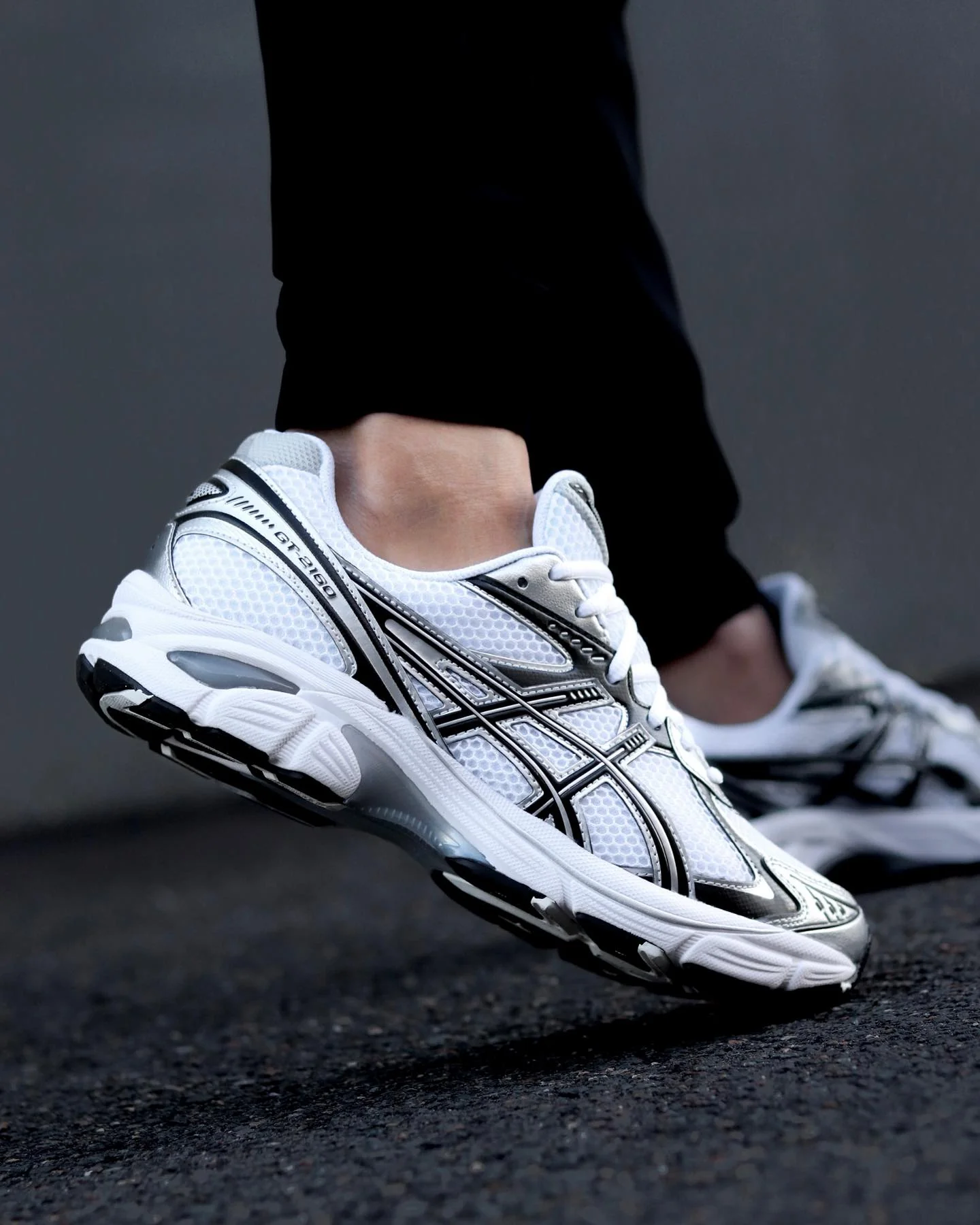 ASICS GT-2160 White Black Silver - Image 2