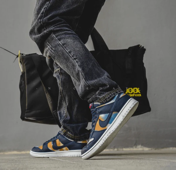 Nike Dunk Low Graffiti Navy - Image 2