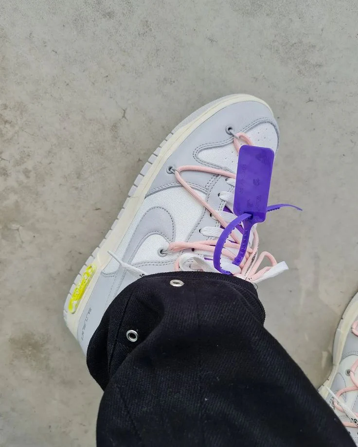 Nike Dunk Low Off-White Lot 24 - Image 3