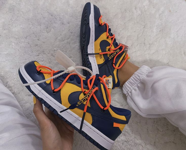 Nike Dunk Low Off-White Michigan - Image 3