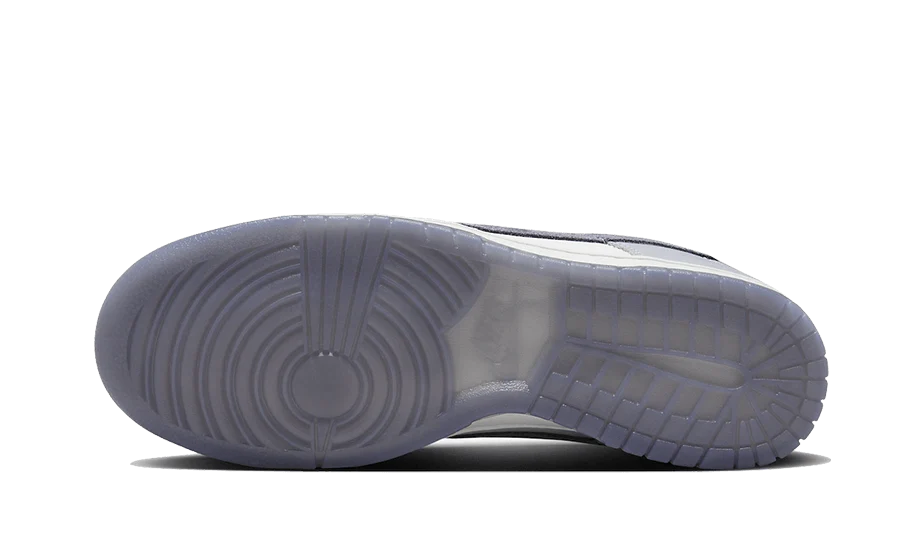 Nike Dunk Low SE Light Carbon - Image 4