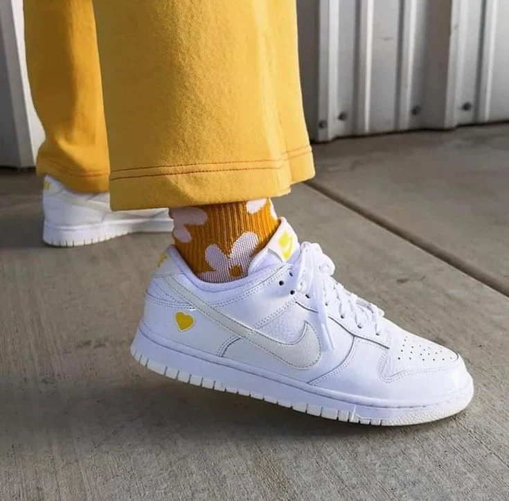 Nike Dunk Low Yellow Heart - Image 2