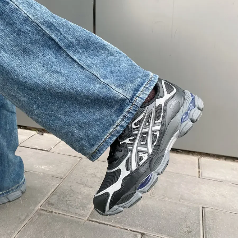 ASICS GEL-NYC Black Graphite Grey - Image 2