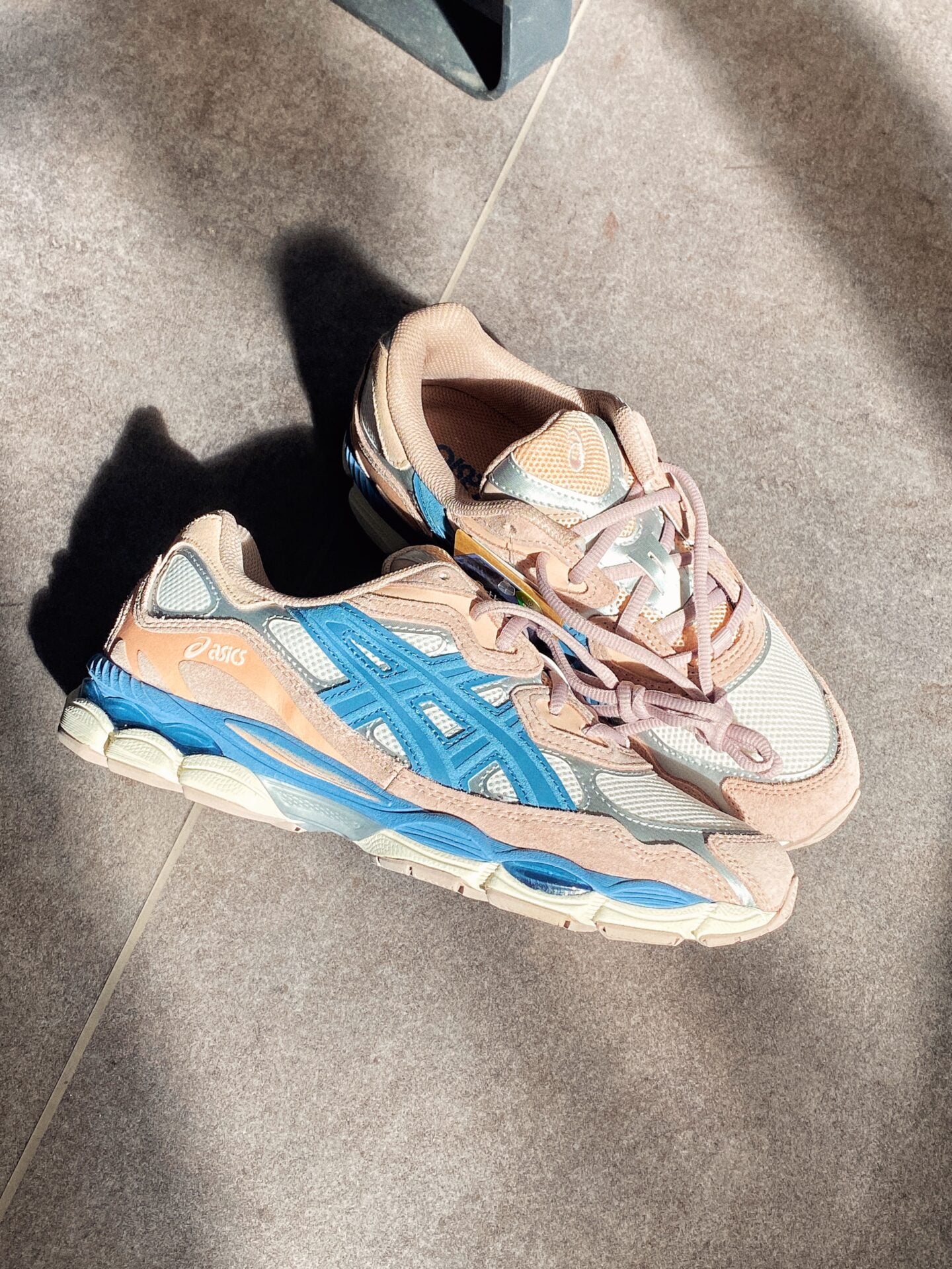 ASICS Gel-NYC Cream Grey Floss - Image 3