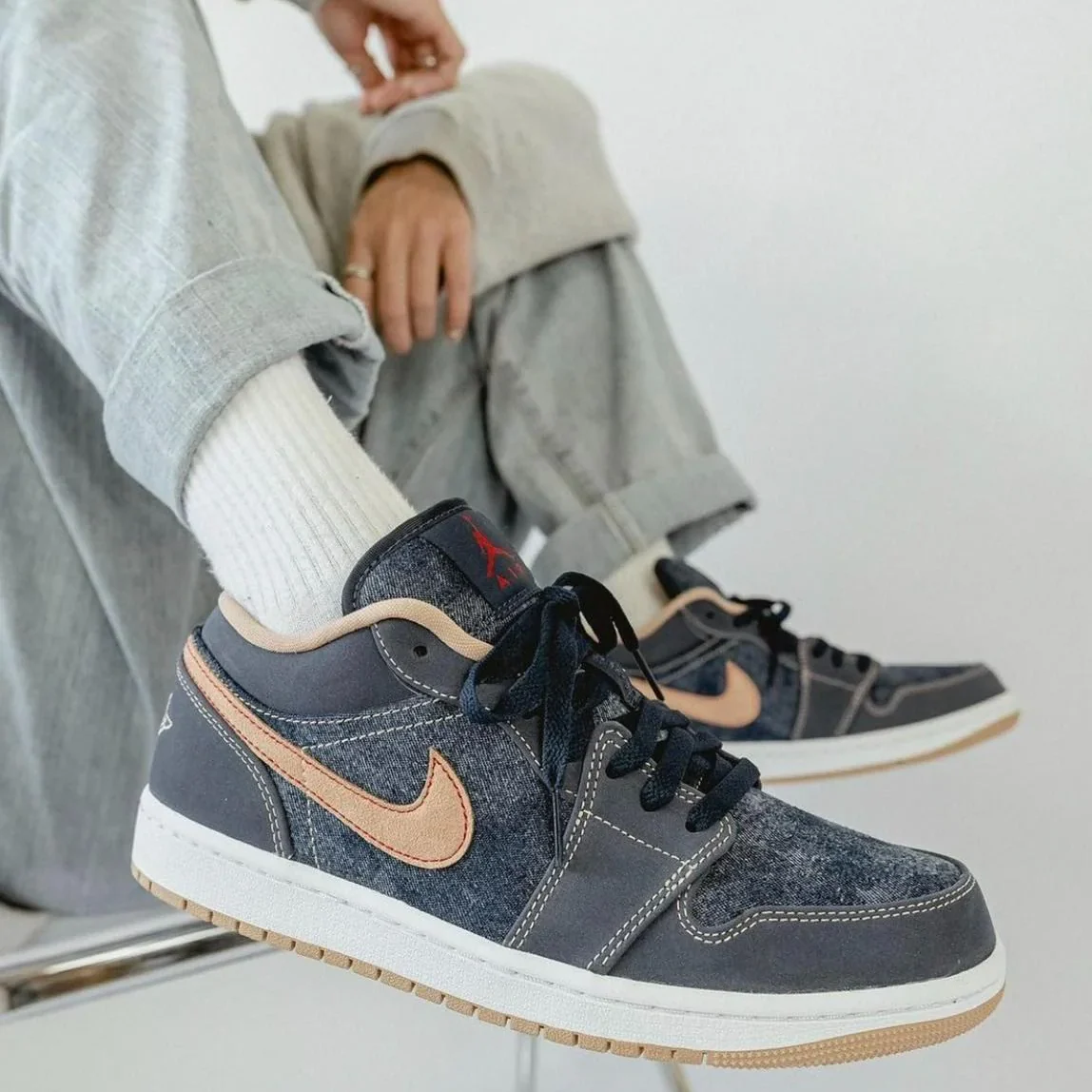 Jordan 1 Low SE Denim - Image 2