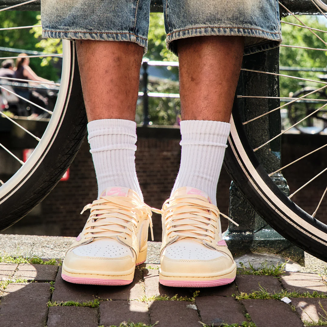 Nike Air Jordan 1 Retro Low OG SP Travis Scott Shy Pink - Image 3