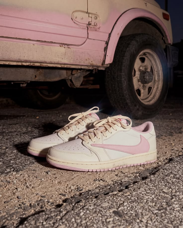 Nike Air Jordan 1 Retro Low OG SP Travis Scott Shy Pink - Image 6