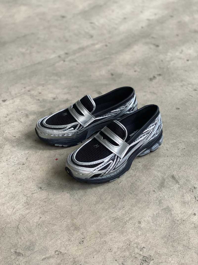 New Balance 1906L Silver Metallic Black - Image 2
