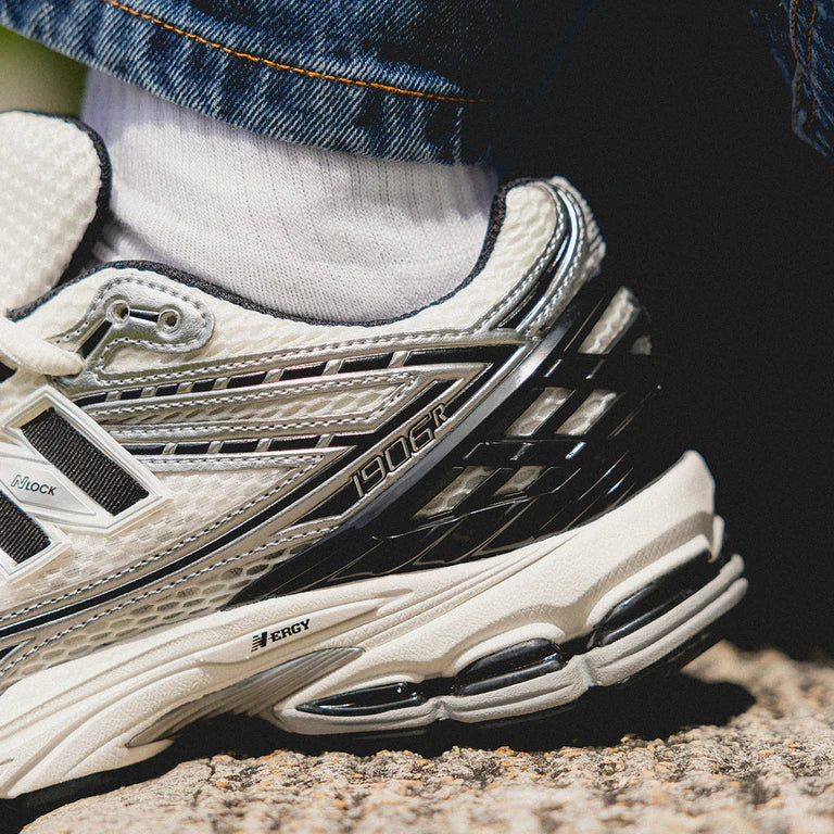 New Balance 1906R Silver Black - Image 3
