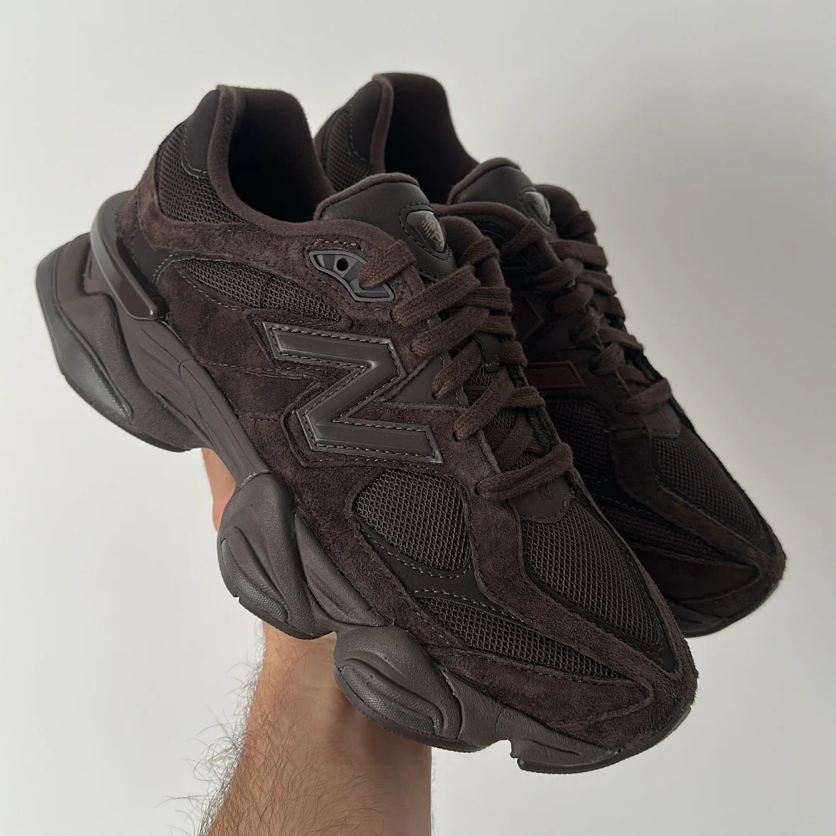 New Balance 9060 Chocolate - Image 2