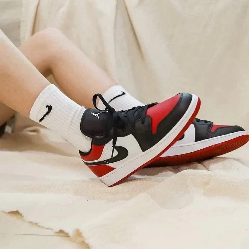 Nike Air Jordan 1 Low Bred Toe - Image 5