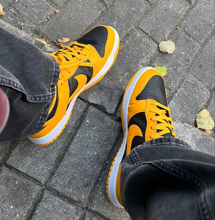 Nike Dunk Low Goldenrod - Image 2