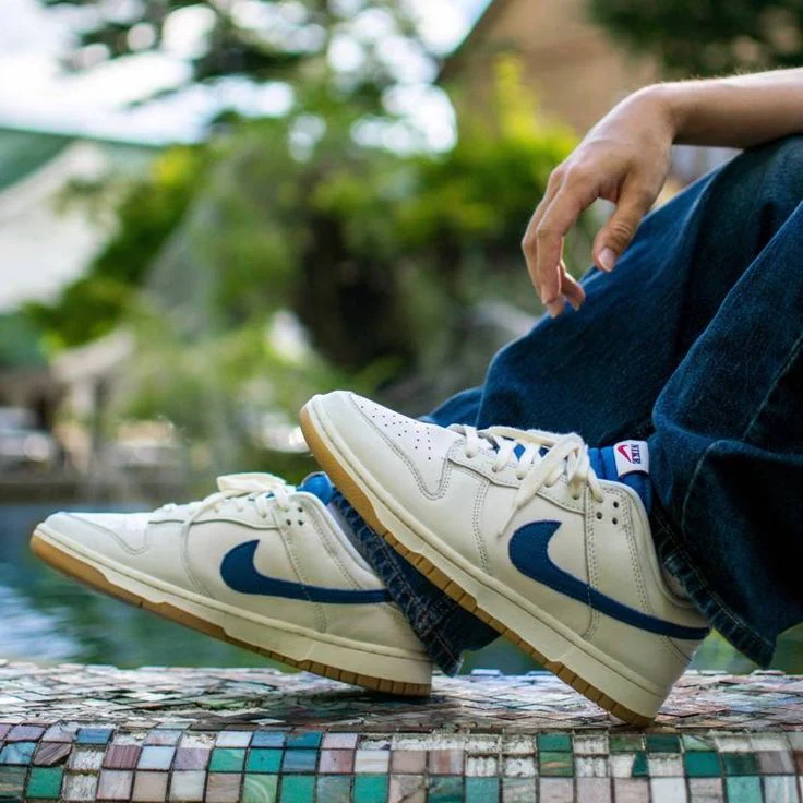 Nike Dunk Low SE Sail Dark Marina Blue - Image 2