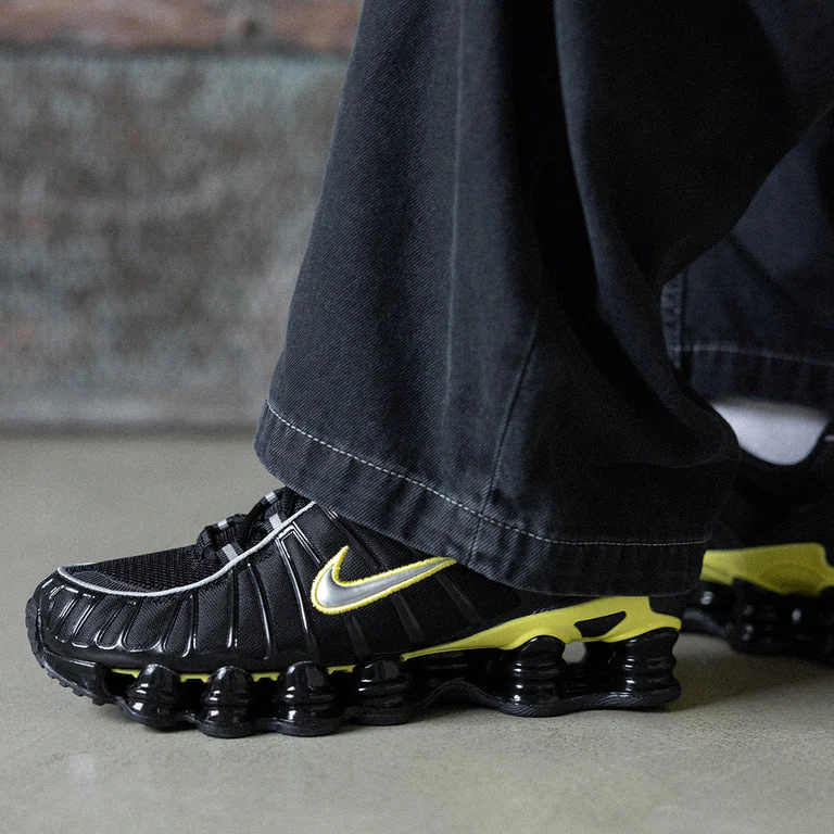 Nike Shox TL Black Dynamic Yellow Metallic Silver - Image 2