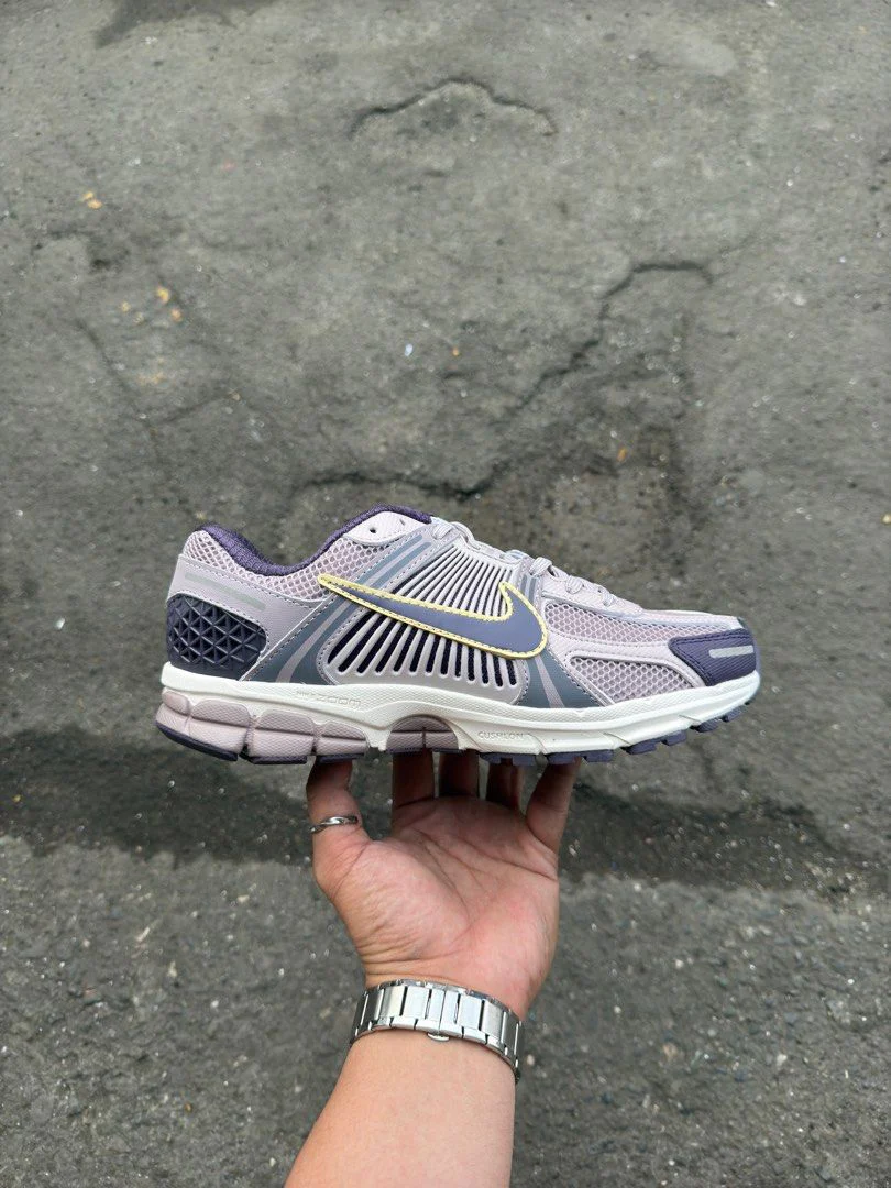 Nike Zoom Vomero 5 Platinum Violet - Image 2