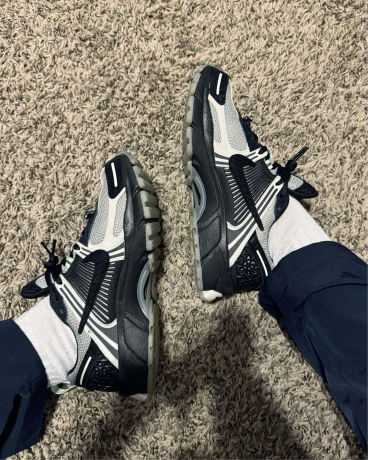 Nike Zoom Vomero 5 Spider - Image 2