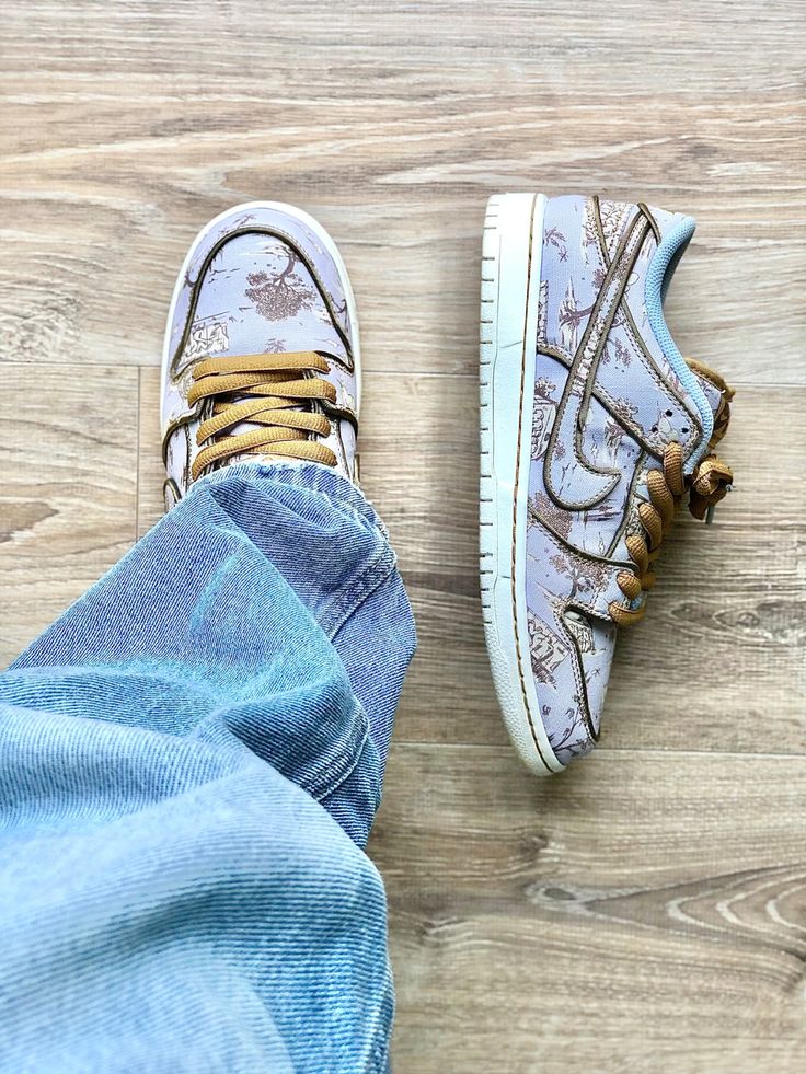 SB Dunk Low Premium Pastoral Print - Image 2