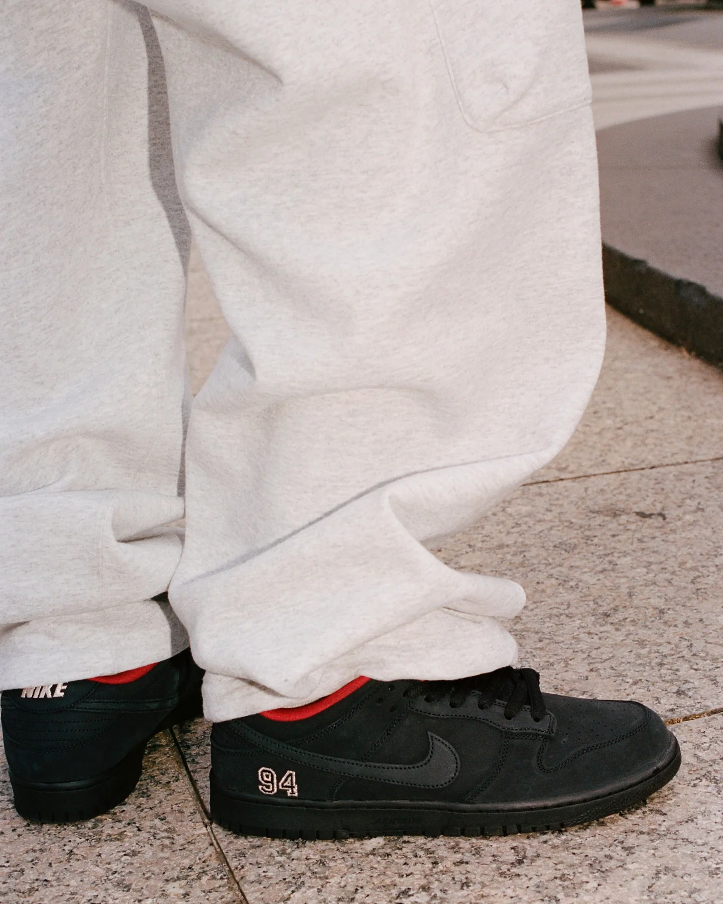 Supreme X Nike SB Dunk Low Pro Black - Image 2