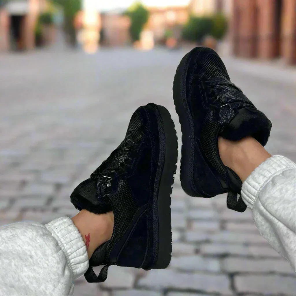 UGG Lowmel Black (Kids) - Image 2