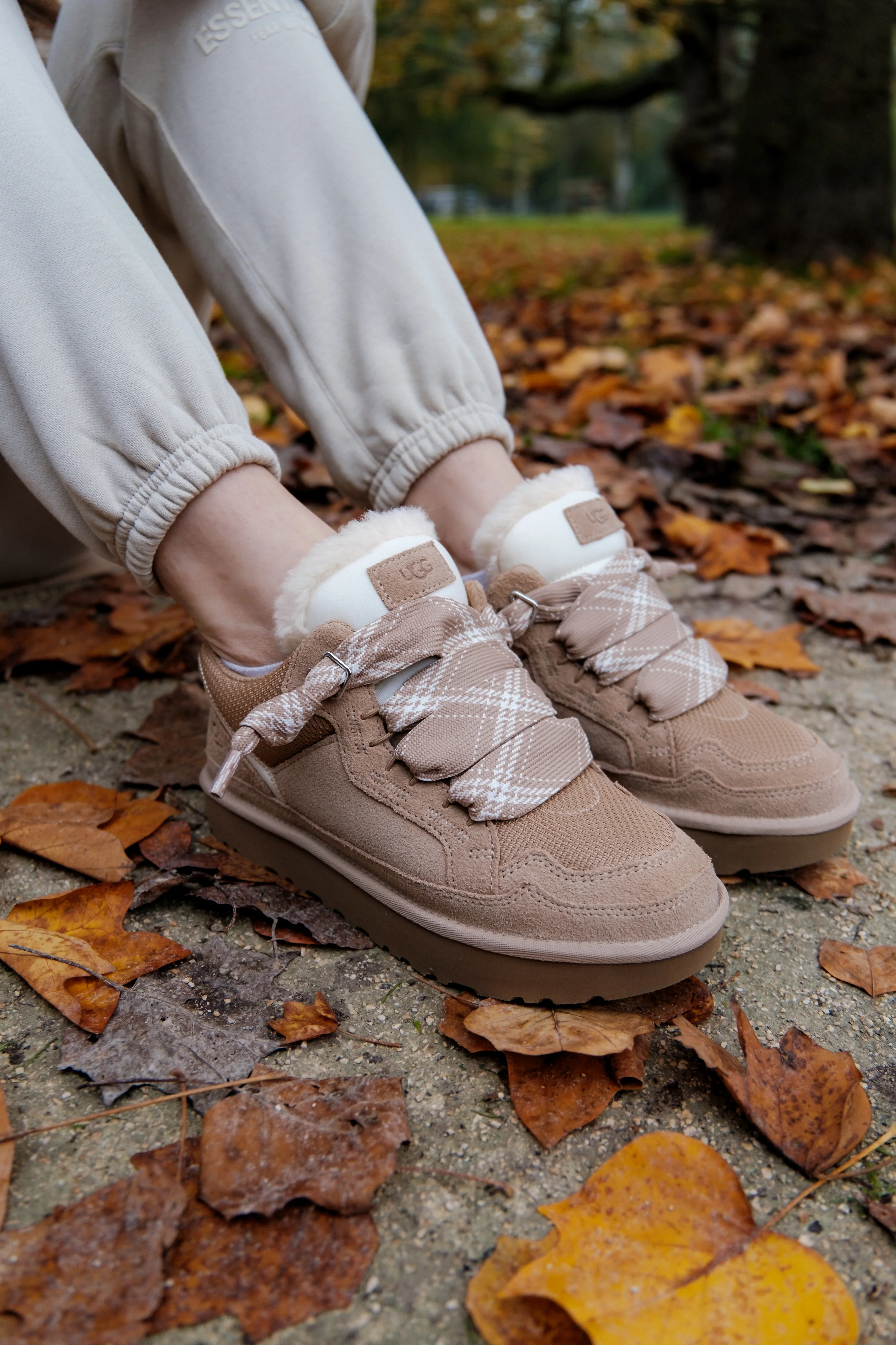UGG Lowmel Dune (Kids) - Image 2