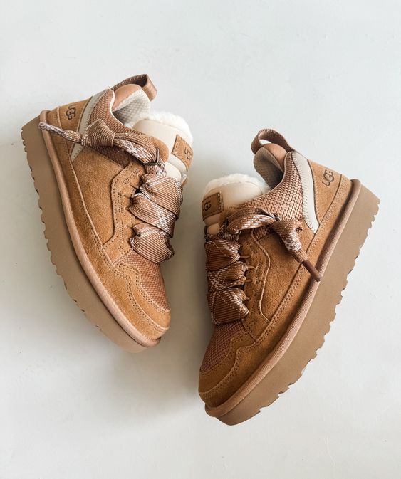 UGG Lowmel Chestnut - Image 2