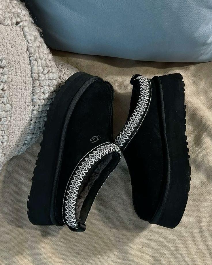 UGG Tasman Slipper Black Kids - Image 3