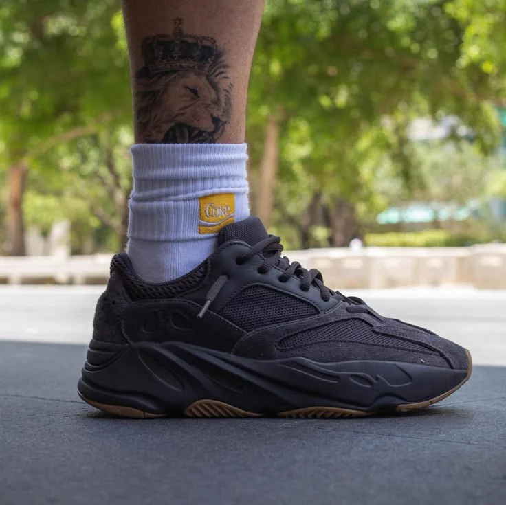 Adidas Yeezy 700 Utility Black - Image 2