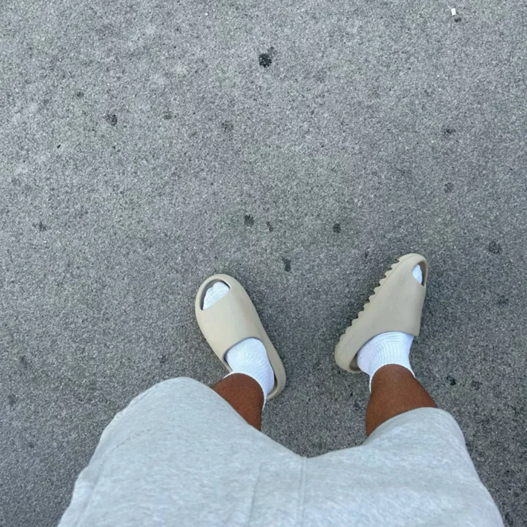 Yeezy Slide Cream - Image 4