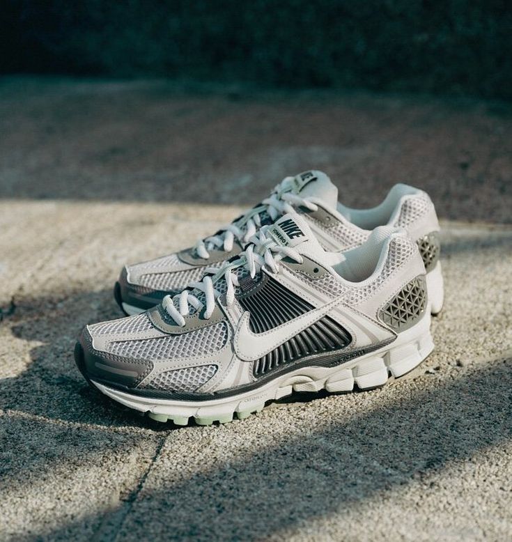 Nike Zoom Vomero 5 Cobblestone - Image 2