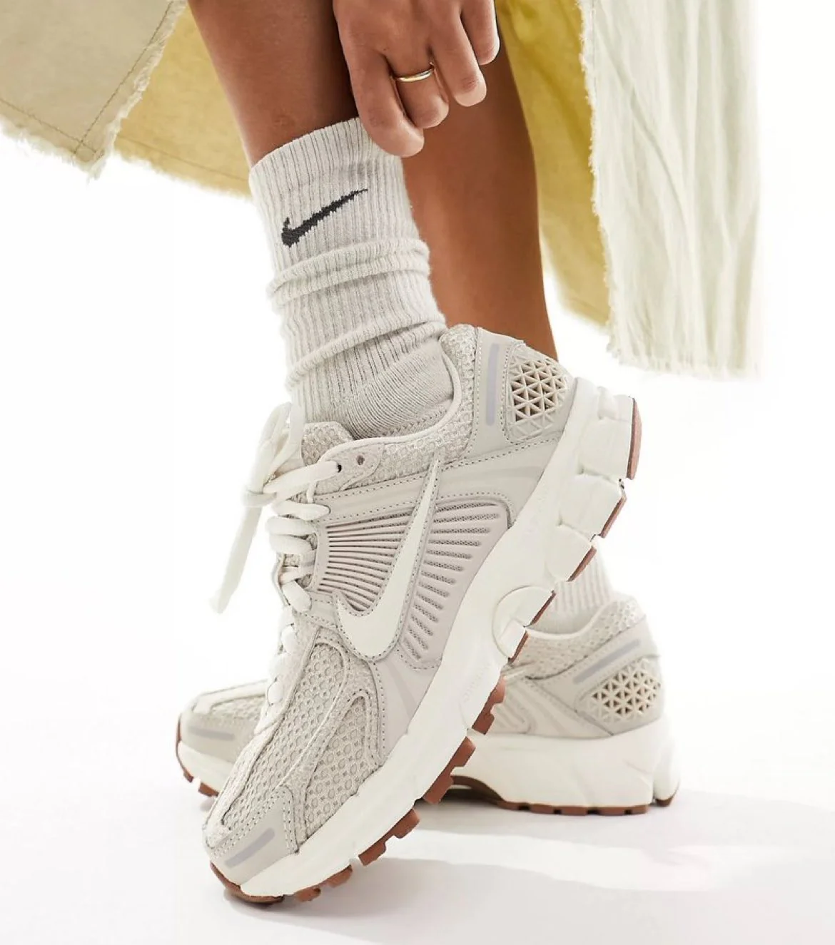 Nike Zoom Vomero 5 Light Orewood Brown - Image 2