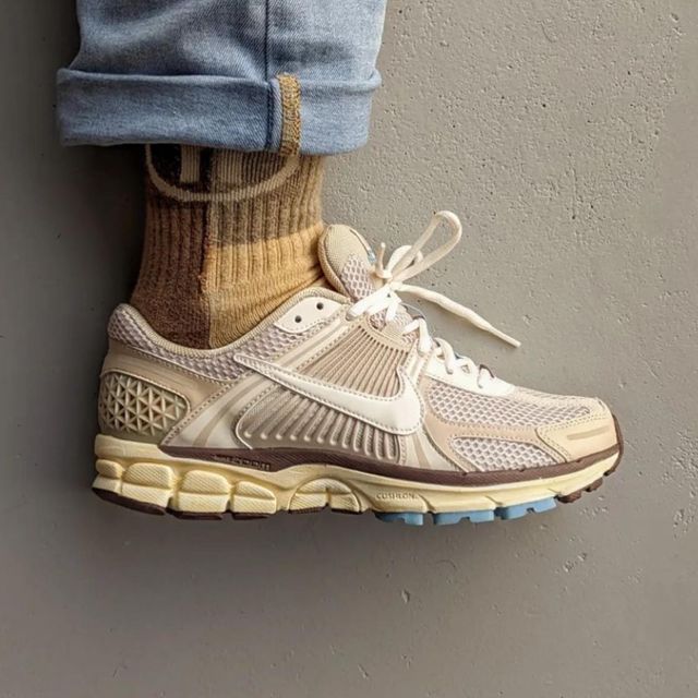 Nike Zoom Vomero 5 Oatmeal - Image 2