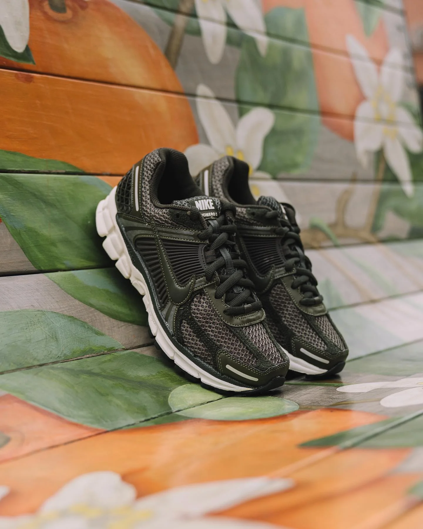 Nike Zoom Vomero 5 Sequoia - Image 2
