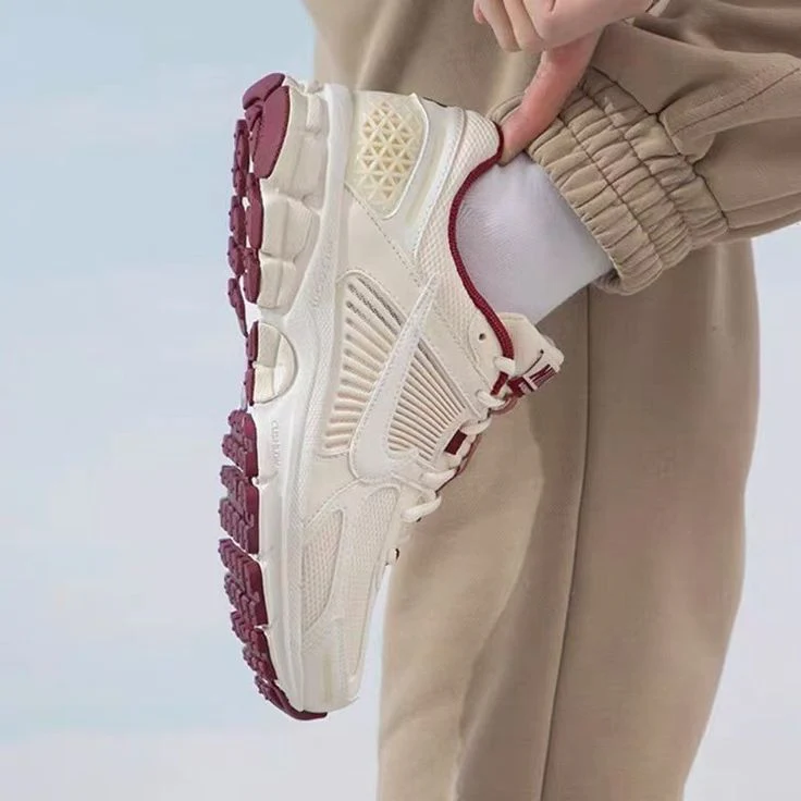 Nike Zoom Vomero 5 Valentine's Day (2024) - Image 3